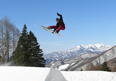 サラサラの雪に、スキーヤー、スノーボーダーも大満足!GWまで楽しめます!